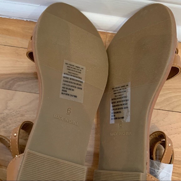 Avon Sandals - NWOT - Picture 9 of 10